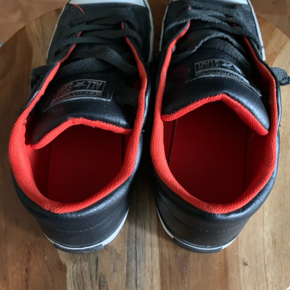 Boys Leather Converse (Chucks) sz 4 - Picture 4 of 6